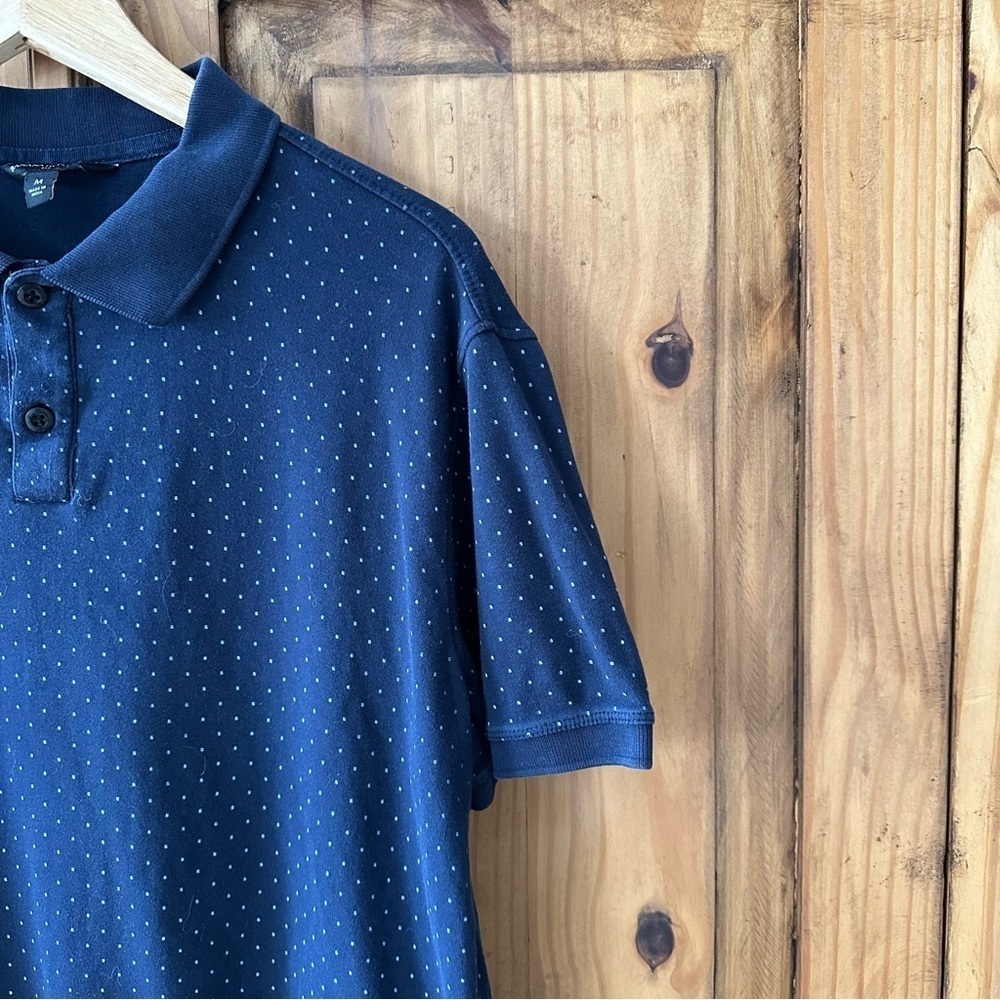 Men’s Banana Republic Navy Blue Pin Dot Golf Shirt - Medium - Picture 2 of 8